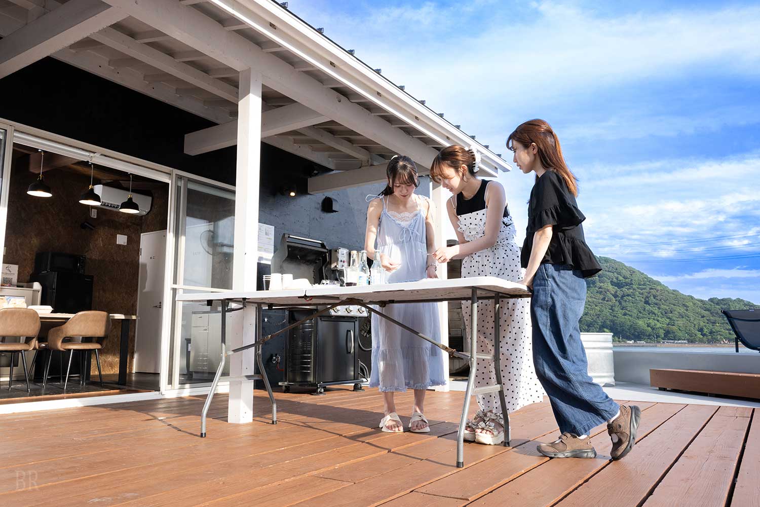 All-weather dining space