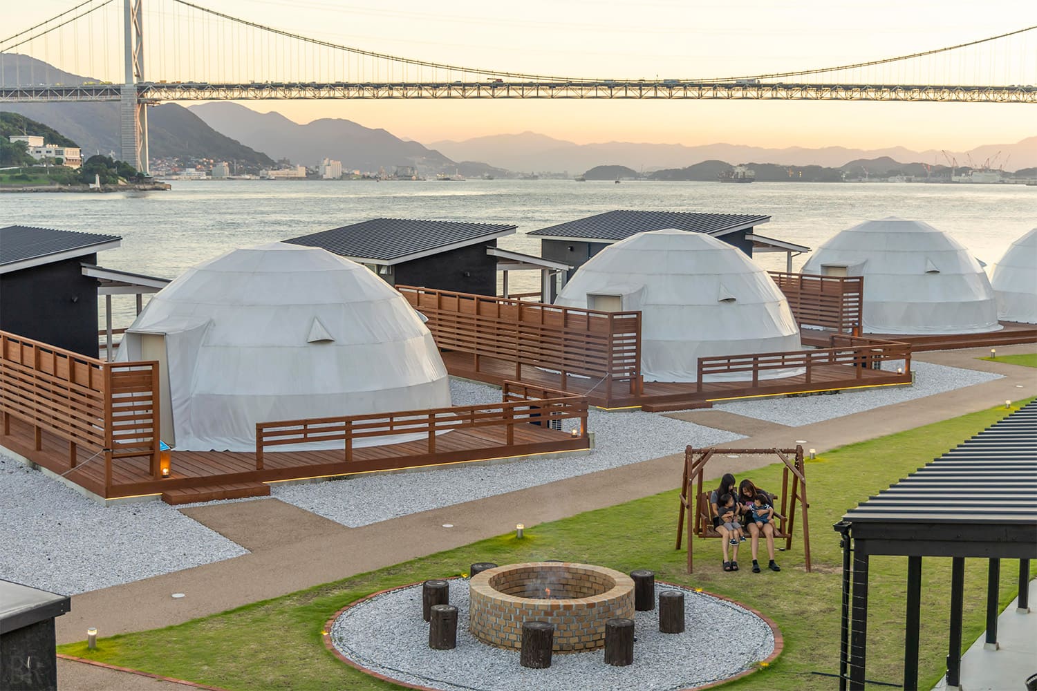 Great location overlooking the vast ocean and the Kanmon Straits